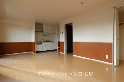 【居間・リビング】 | ディアコート | ※別号室参考写真です ※現況優先
