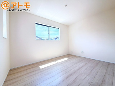 【子供部屋】 | 沼津市下香貫3009番　新築一戸建て　全1棟 | 広々使える収納付きの洋室です♪