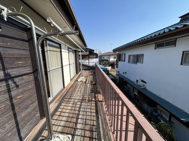 水戸市堀町　中古戸建　のバルコニー|【リフォーム予定】
バルコニーは床板を交換いたします。