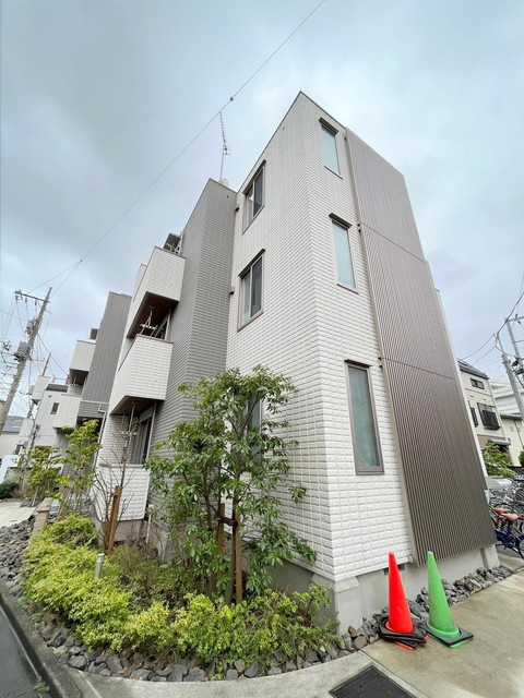 Ｄｕｏ　Ｗａｋａｂａ　Ｅａｓｔの外観