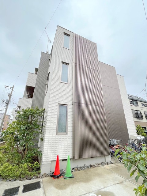 Ｄｕｏ　Ｗａｋａｂａ　Ｅａｓｔの外観
