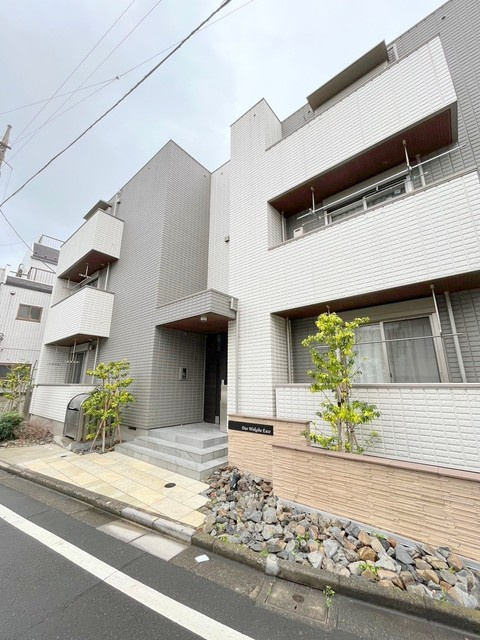 Ｄｕｏ　Ｗａｋａｂａ　Ｅａｓｔの外観