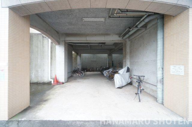 コスモハイム千葉寺の駐輪場|＊当日ご案内可＊ご希望の物件まとめてご案内！弊社が掲載していない物件でもOK♪お気軽にご相談ください ♪お電話でのお問合わせがスムーズ♪