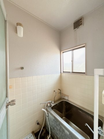 水戸市双葉台1丁目　中古戸建の浴室|【リフォーム予定】