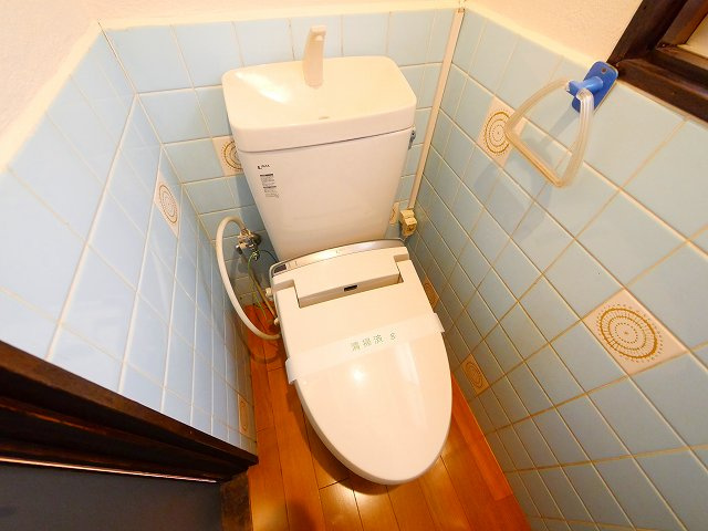 六条西３丁目戸建のトイレ
