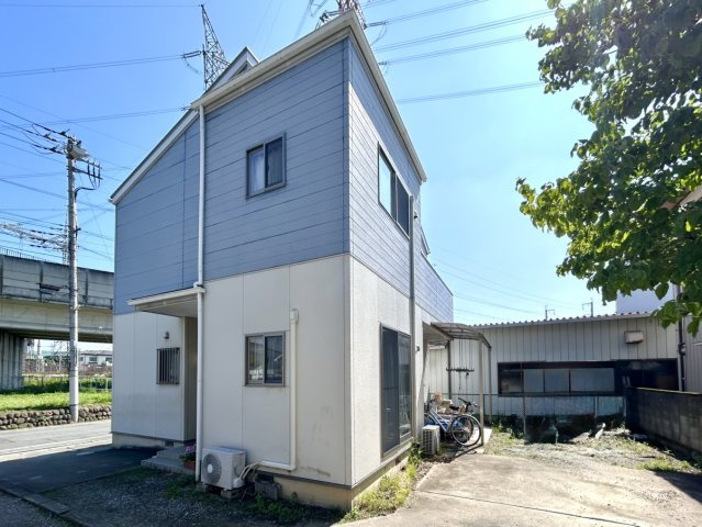 【中古戸建】高崎市箕郷町下芝の外観|■外観｜閑静な住宅街で始める新しい暮らし♪開放的な毎日をあなたへ(^^♪
