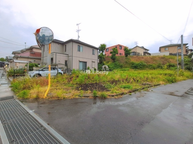 牛久市南20期　新築戸建の前面道路含む現地写真