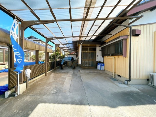 ひたちなか市東石川　中古戸建の駐車場|【リフォーム中】カーポート張替えいたします。