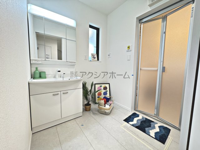 所沢市弥生町・全2棟　新築一戸建　B号棟の独立洗面台