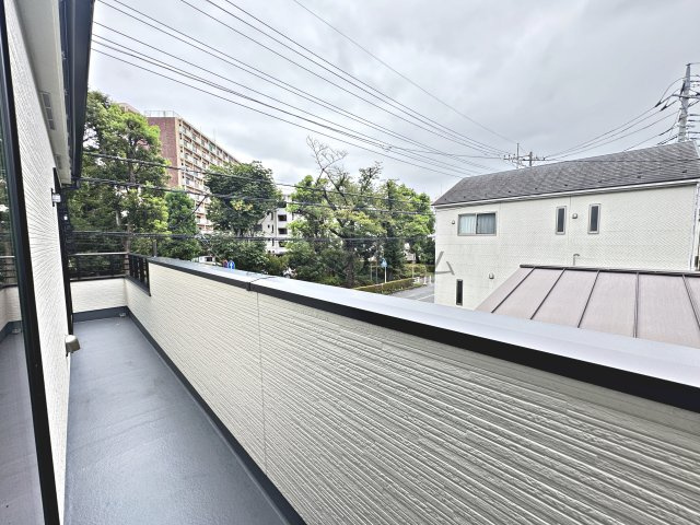 所沢市弥生町・全2棟　新築一戸建　B号棟のバルコニー