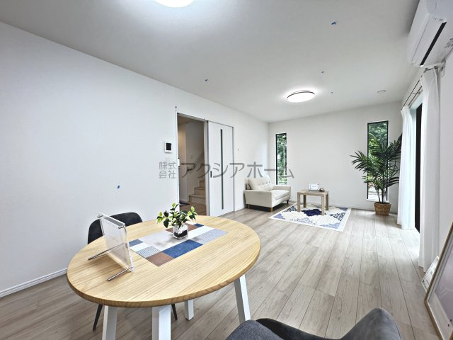 所沢市弥生町・全2棟　新築一戸建　B号棟の内装|ワンフロアタイプのLDK16.37帖(家具は含まれません）