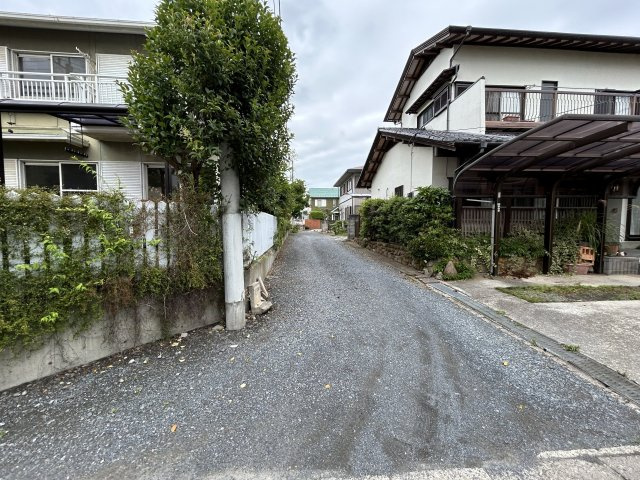 ひたちなか市田彦　中古戸建の前面道路含む現地写真|【東側私道】私道で幅員約4ｍ