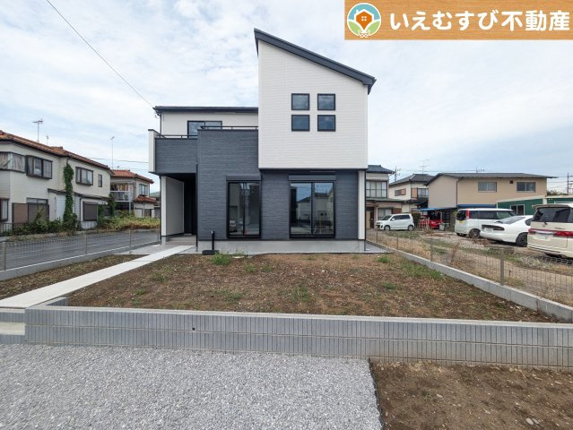 GRAFARE　鴻巣市下忍3期の庭|ガーデニングが楽しめそう
季節の草花で彩りを！ガーデニングで緑あふれる景色を作るのも楽しみ♪