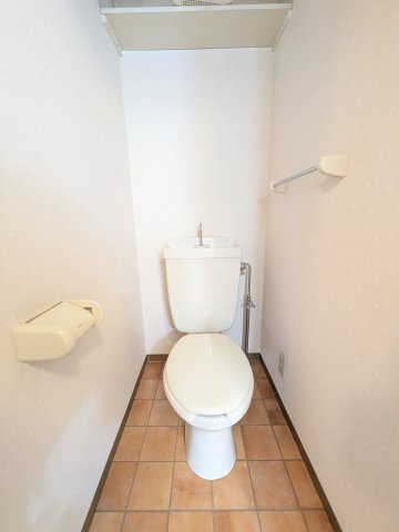 アドミラブールのトイレ|※201号室の参考写真となります。
　