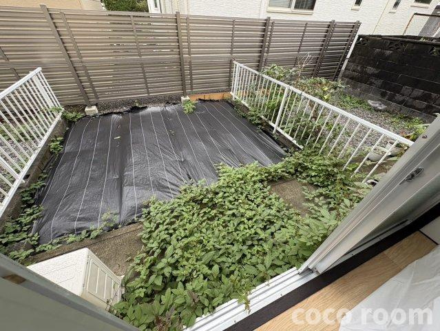 栄ハイツの庭
