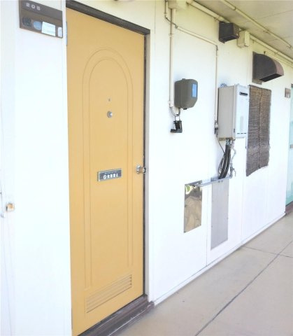 フォーブル村松 Iの玄関