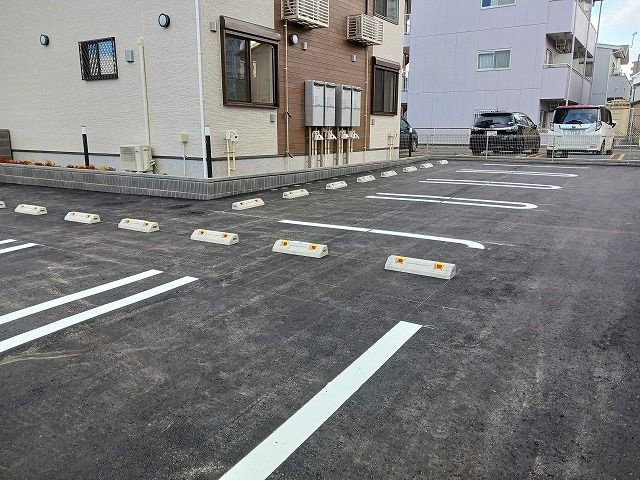 メゾンフランⅠの駐車場