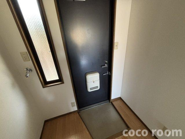 セジュール新南新屋の玄関