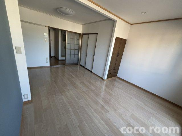 セジュール新南新屋の居間・リビング
