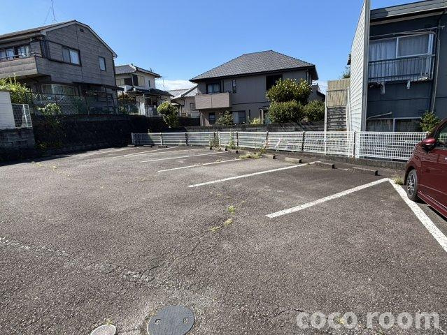 セジュール新南新屋の駐車場
