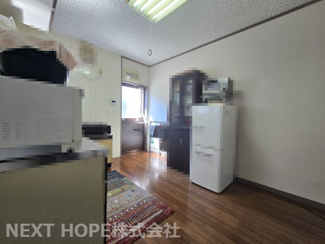 【キッチン】 | 能勢町下田尻平屋住宅 | ダイニングキッチンには勝手口も有り、外へ出れます♪
