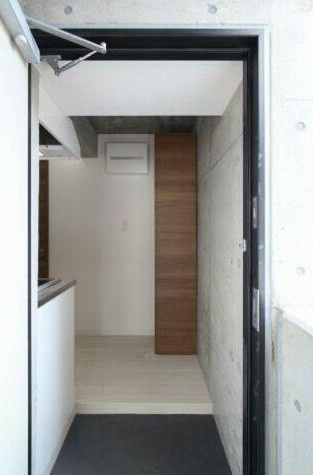 松戸市仲井町１丁目の賃貸マンションの玄関