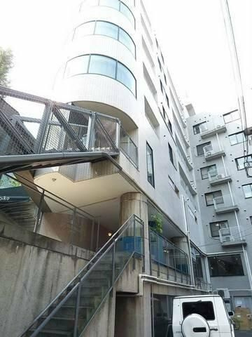 パークノヴァ神宮前の外観