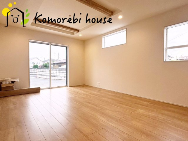 北足立郡伊奈町内宿台4丁目　新築一戸建て　ブルーミングガーデン　01の居間・リビング|10/20撮影