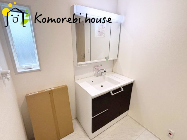 北足立郡伊奈町内宿台4丁目　新築一戸建て　ブルーミングガーデン　01の独立洗面台|10/20撮影
