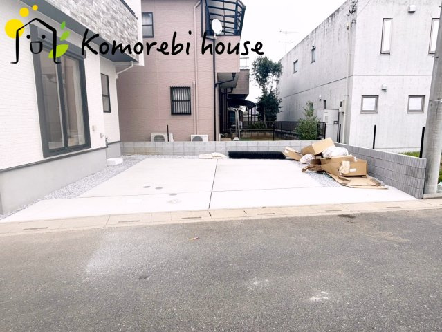 北足立郡伊奈町内宿台4丁目　新築一戸建て　ブルーミングガーデン　01の駐車場|10/20撮影