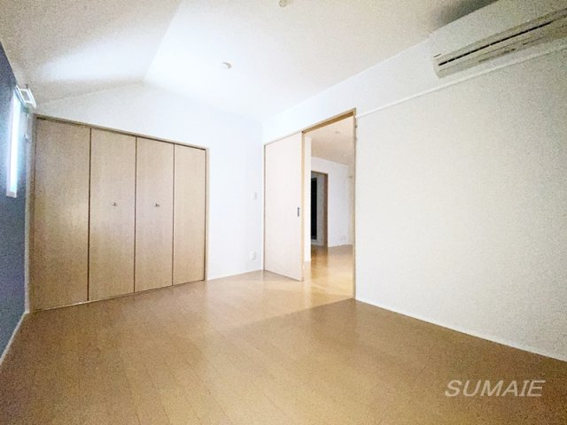 グリーンハイツの寝室|6.1帖の洋室です☆