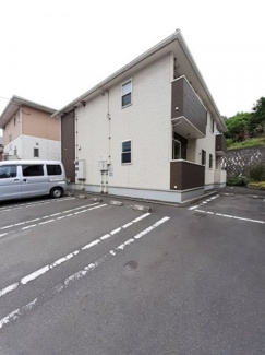 【駐車場】 | グラン・ジュテ | 駐車場があるので、車を買う予定の方も安心です