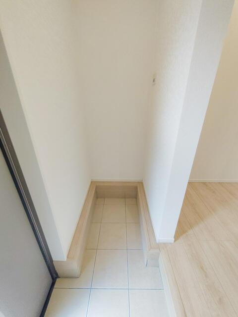 古賀市花見南３丁目の新築一戸建の玄関| 