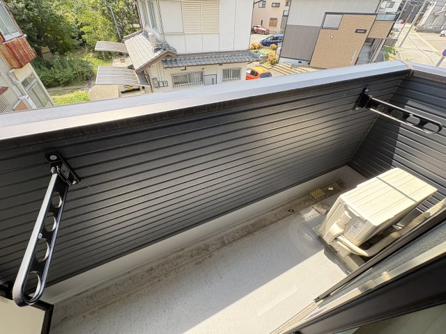 ラ・ポルテ三田町のバルコニー