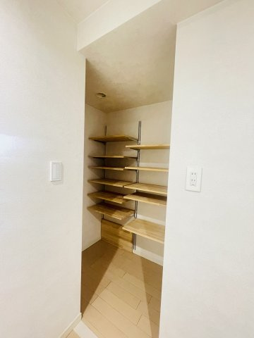 ベルメゾン文京白山のキッチン|パントリー