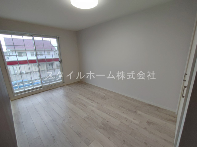 【居間・リビング】 | Mh-Arc　SUZUKI | 別部屋写真です。