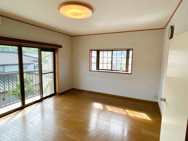那珂市平野　中古戸建の洋室|【リフォーム予定】2階西側洋室の様子です。
