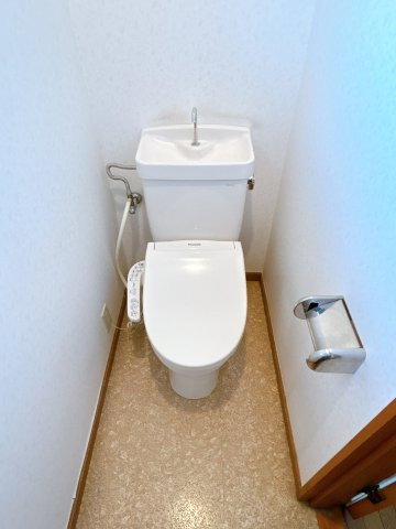 那珂市平野　中古戸建のトイレ|【リフォーム予定】2階トイレの様子です。