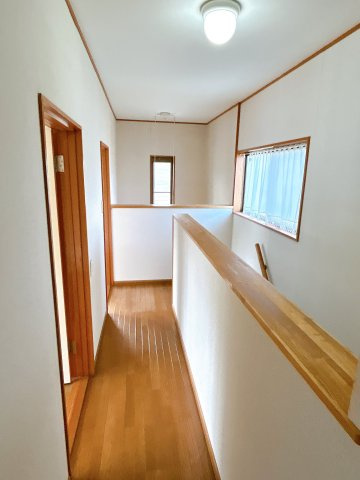 那珂市平野　中古戸建の内装|【リフォーム予定】2階廊下の様子です。
