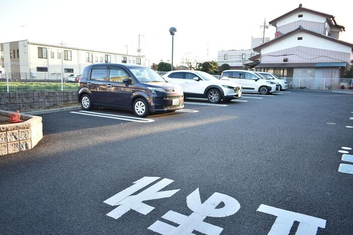 ルミナステラスの駐車場