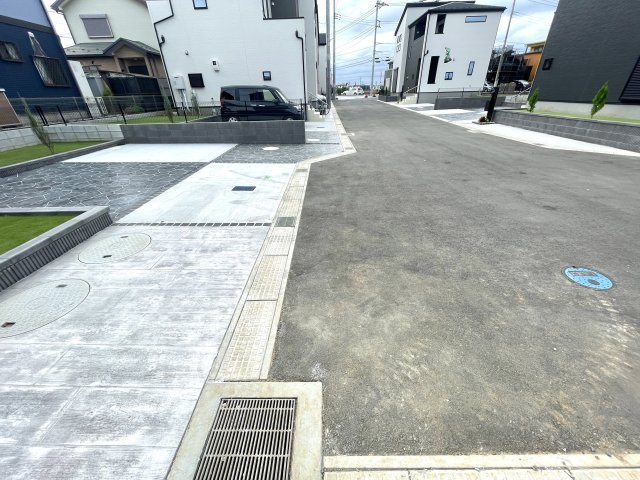 グラファーレ船橋市旭町5丁目4期の前面道路含む現地写真