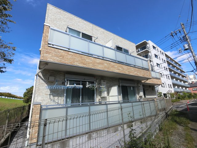 リブリ・ガラクシアスの外観