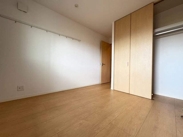 シャーメゾン南茨木の洋室
