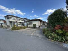 城里町増井　中古戸建の前面道路含む現地写真|【リフォーム中】