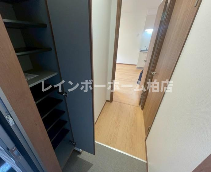 特典：仲介手数料が無料です!!の玄関