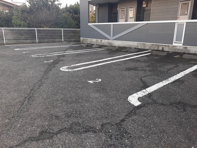 ルーチェ・デル・ソーレの駐車場