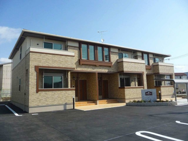 加古川市平岡町高畑のアパートの外観