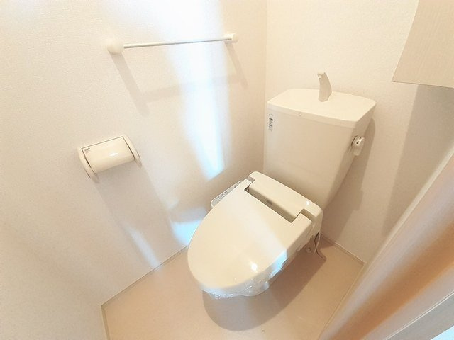 加古川市平岡町高畑のアパートのトイレ