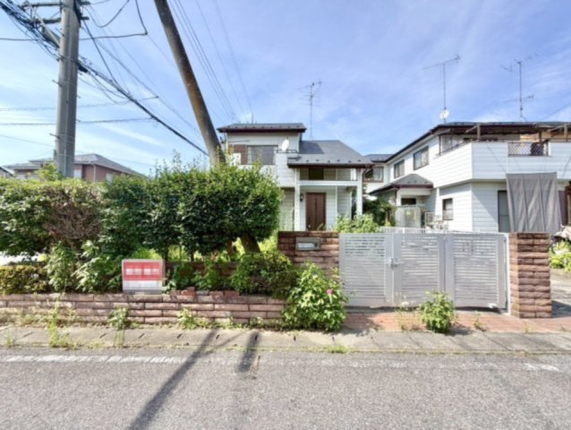 【中古戸建】邑楽郡明和町新里の外観|■外観｜庭付き一戸建てならお子様やペットが走り回っても大丈夫！伸び伸びと遊び、過ごすことができます♪