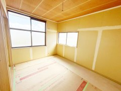 笠間市大田町　中古戸建の洋室|【リフォーム中6/21】二階和室6帖は洋室に変更します。床フローリング張、クローゼット新設、天井・壁クロス張替、照明交換します。